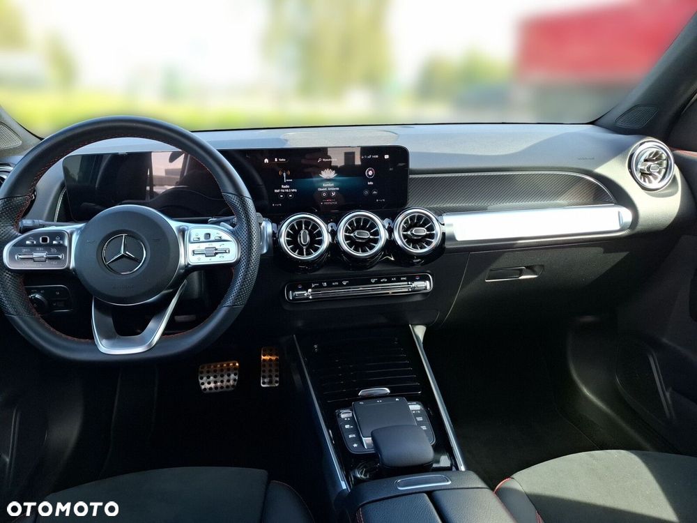 Mercedes-Benz GLB 200 4-Matic AMG Line 8G-DCT - 12