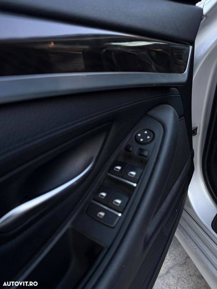 BMW Seria 5 520d Sport-Aut. - 12