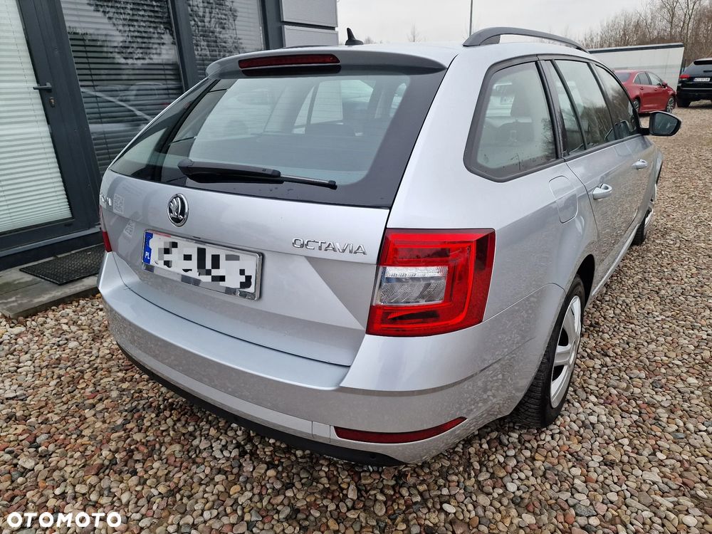 Skoda Octavia 1.6 TDI Style DSG - 6