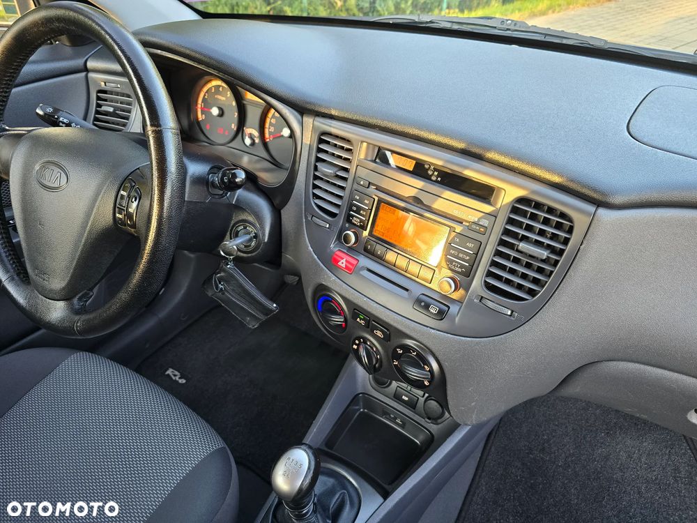 Kia Rio - 14