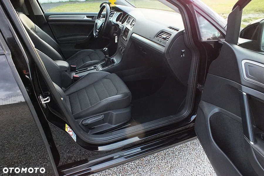 Volkswagen Golf - 17