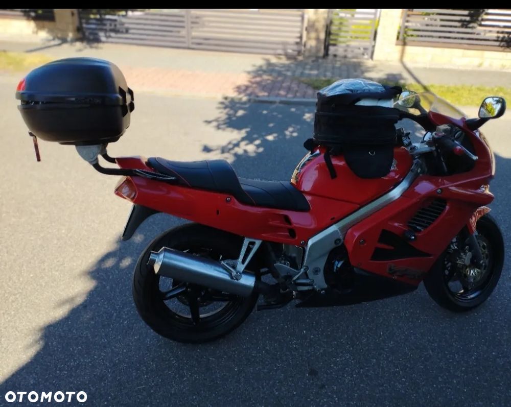 Honda VFR - 2