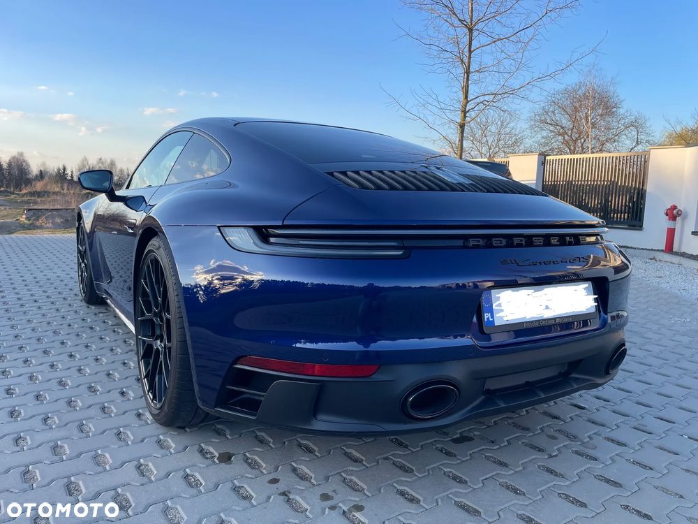 Porsche 911 Carrera 4 GTS - 4