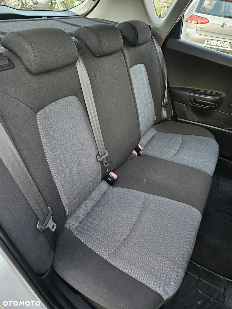 Kia Ceed - 31