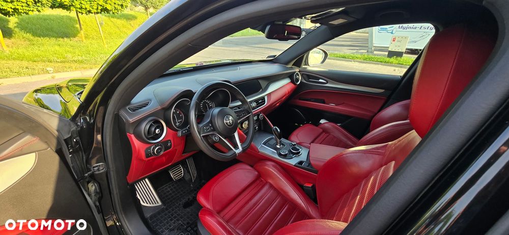 Alfa Romeo Stelvio - 6
