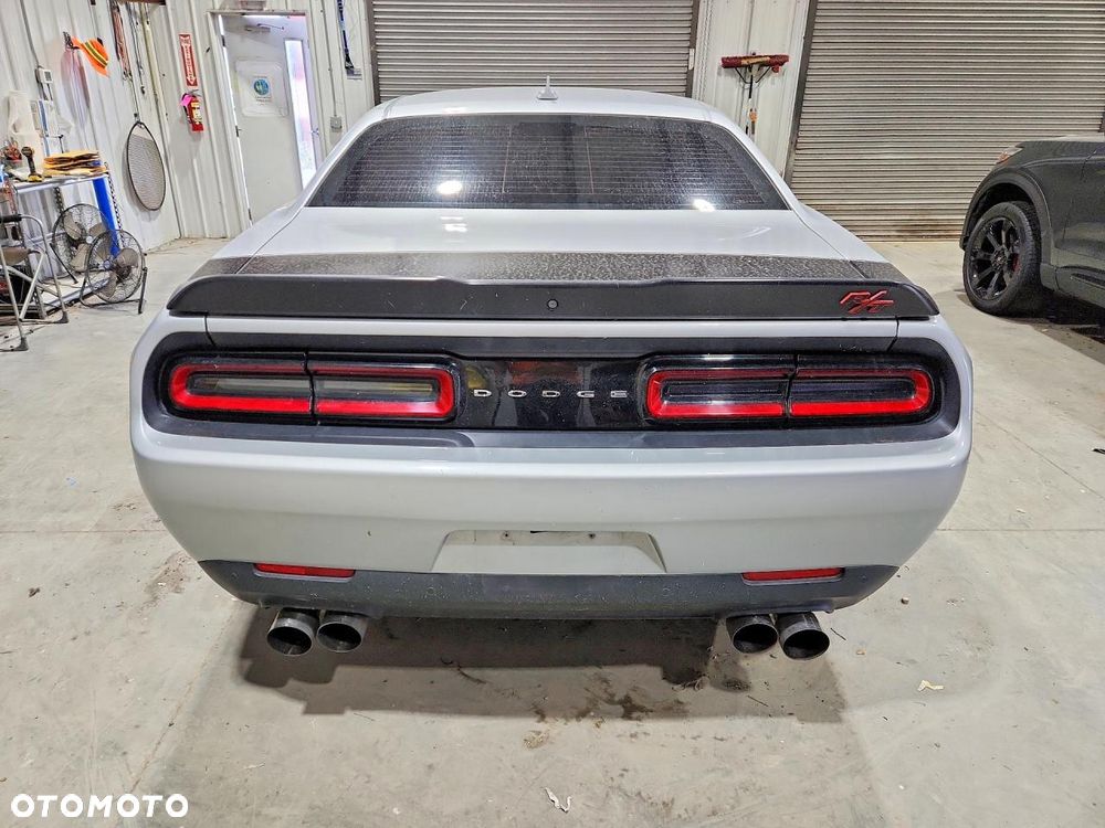 Dodge Challenger 5.7 R/T - 6