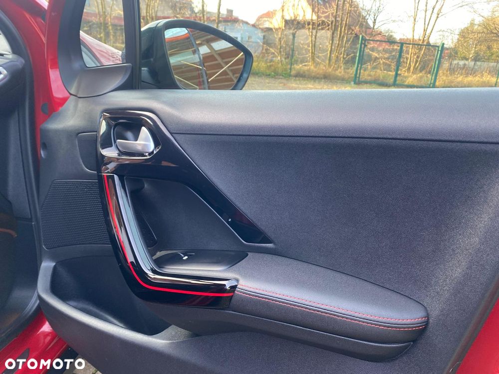 Peugeot 2008 1.2 PureTech GT Line S&S - 10