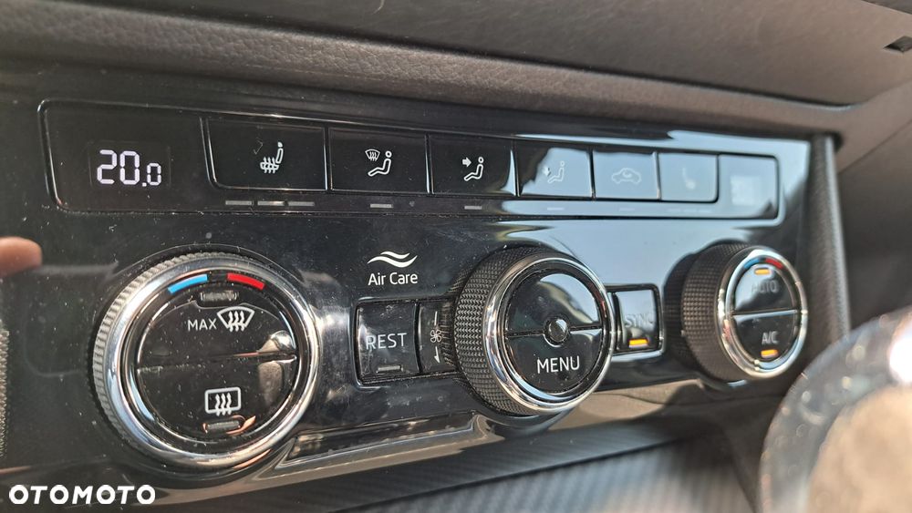 Skoda Superb 2.0 TDI DSG Sportline - 13