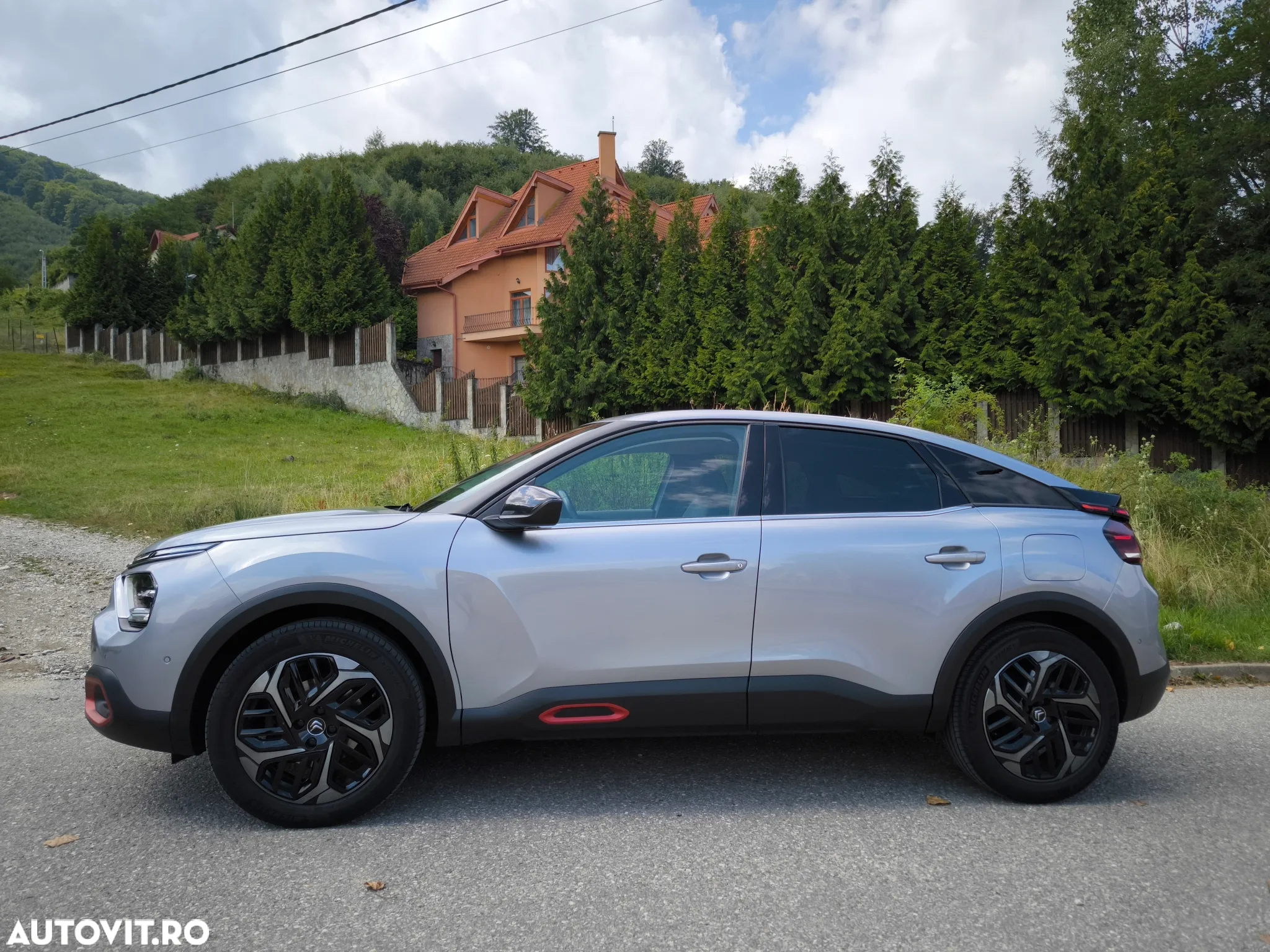 Citroën C4 BlueHDi 130 Stop&Start EAT8 SHINE - 3