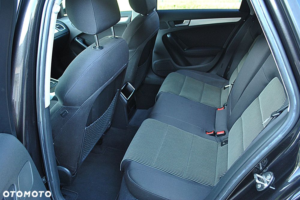 Audi A4 Avant 2.0 TDI DPF S line Sportpaket - 9
