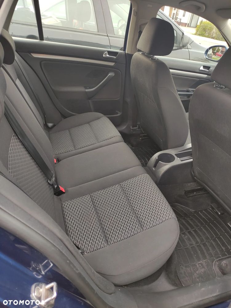 Volkswagen Golf - 11