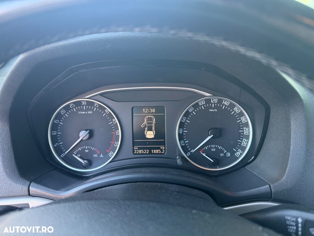 Skoda Octavia 2.0 TDI DPF Elegance - 11