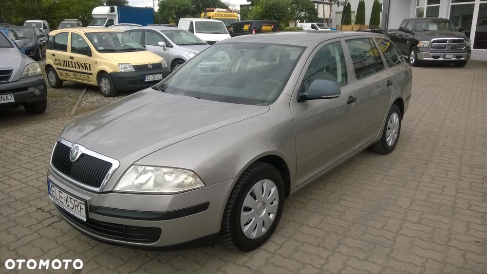 Skoda Octavia 1.6 Elegance - 2