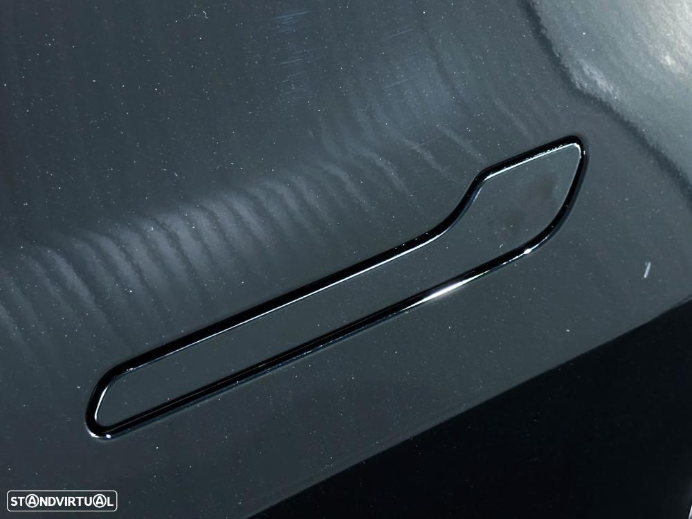 Tesla Model Y Long Range Dual Motor AWD - 18