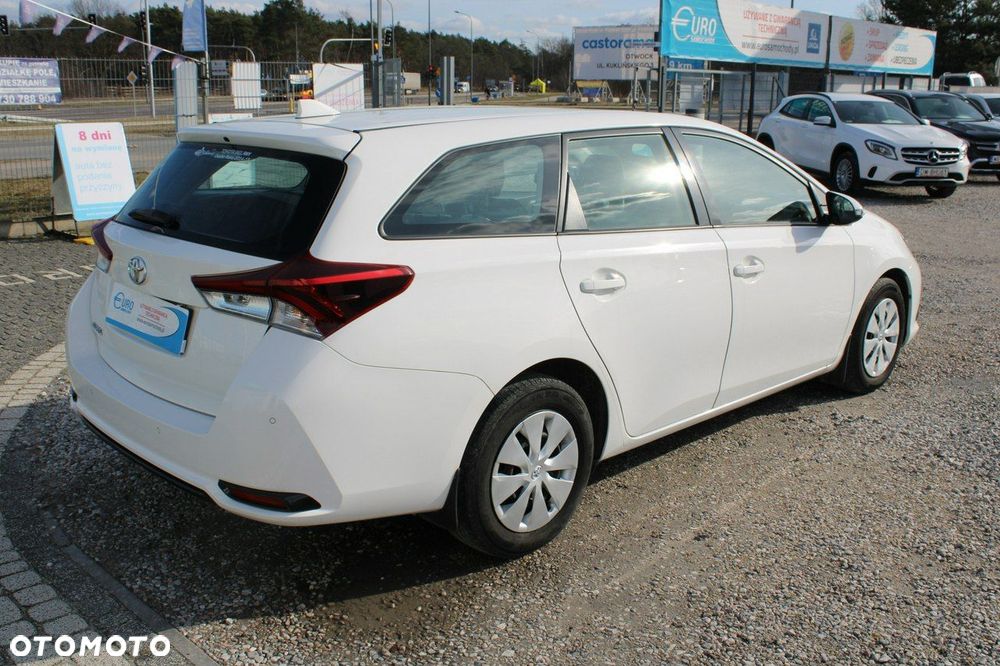 Toyota Auris - 7