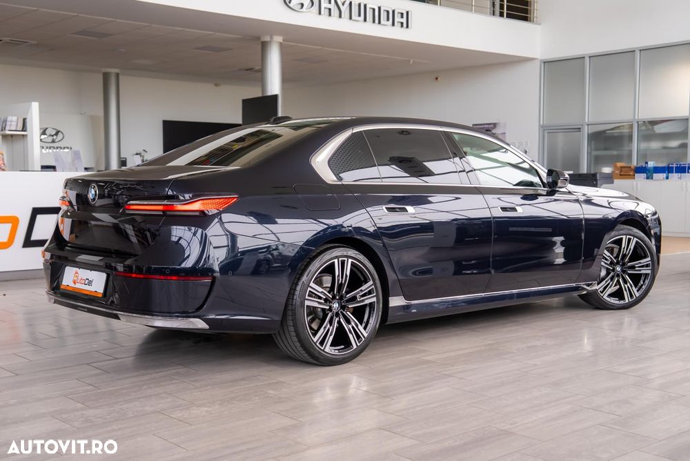BMW Seria 7 740d xDrive MHEV - 14