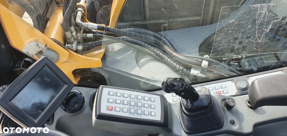 Liebherr A910 Compact - 9