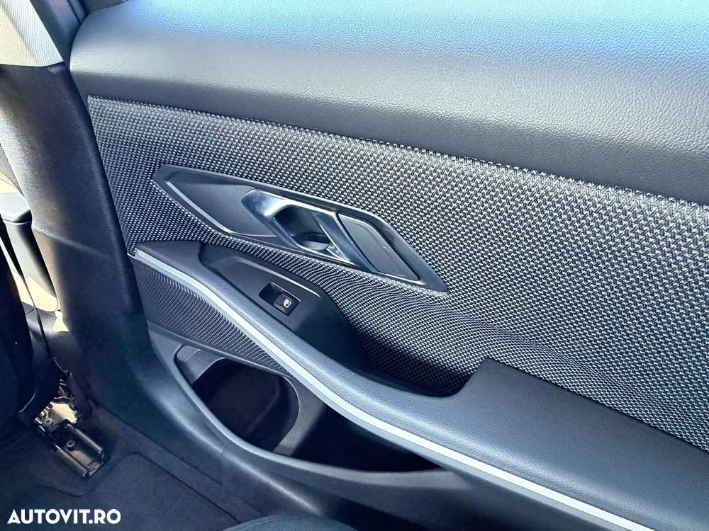 BMW Seria 3 320d Aut. Advantage - 13