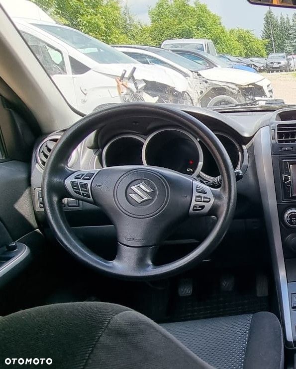 Suzuki Grand Vitara 2.7 V6 - 11