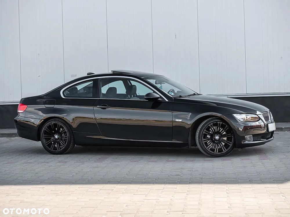 BMW Seria 3 325i - 3