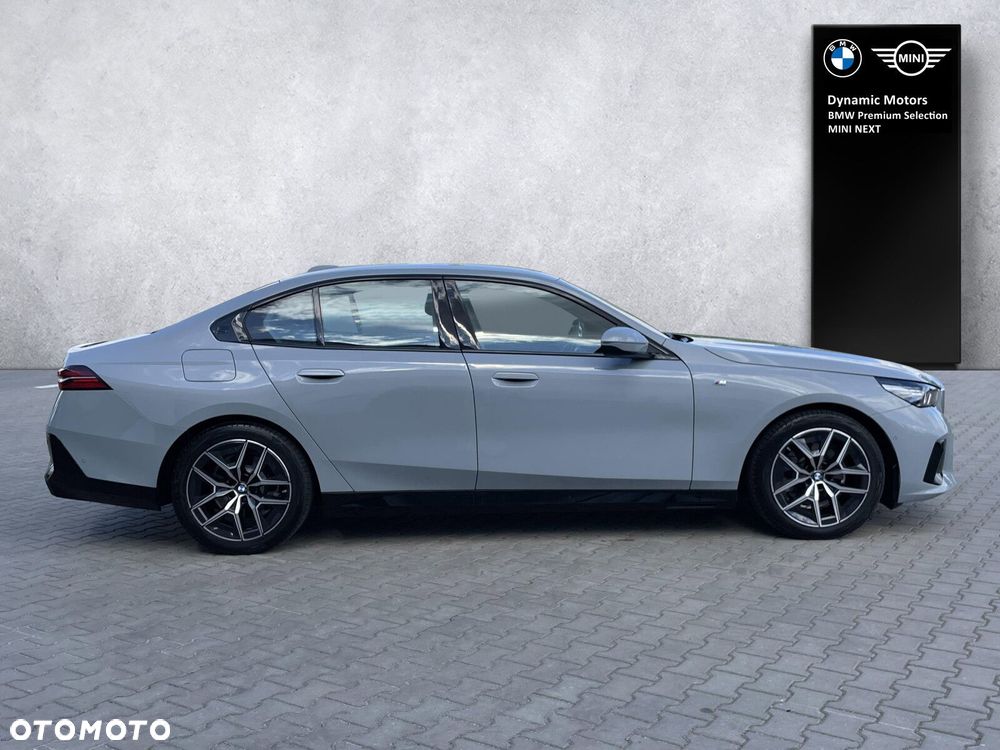 BMW Seria 5 520d xDrive mHEV M Sport - 6