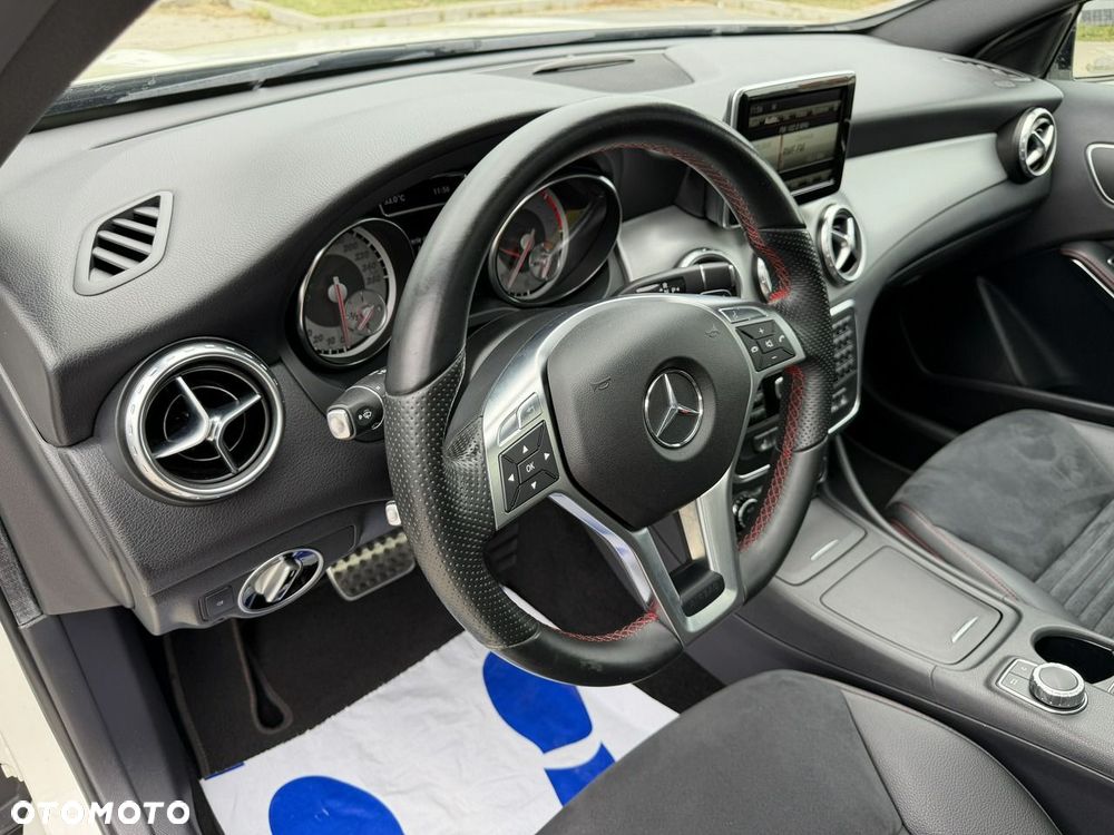 Mercedes-Benz GLA 220 CDI 7G-DCT AMG Line - 21