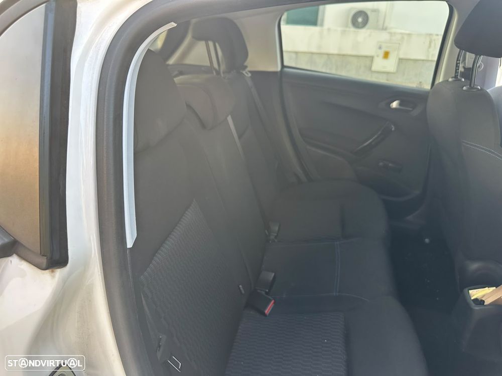 Peugeot 208 1.2 PureTech Signature - 9
