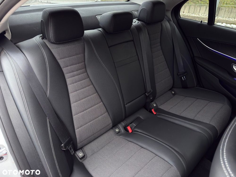Mercedes-Benz Klasa E 220 d 4-Matic Business Edition - 28