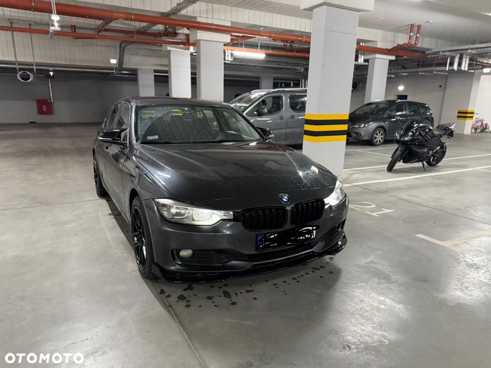 BMW Seria 3 318d DPF Edition Sport - 11