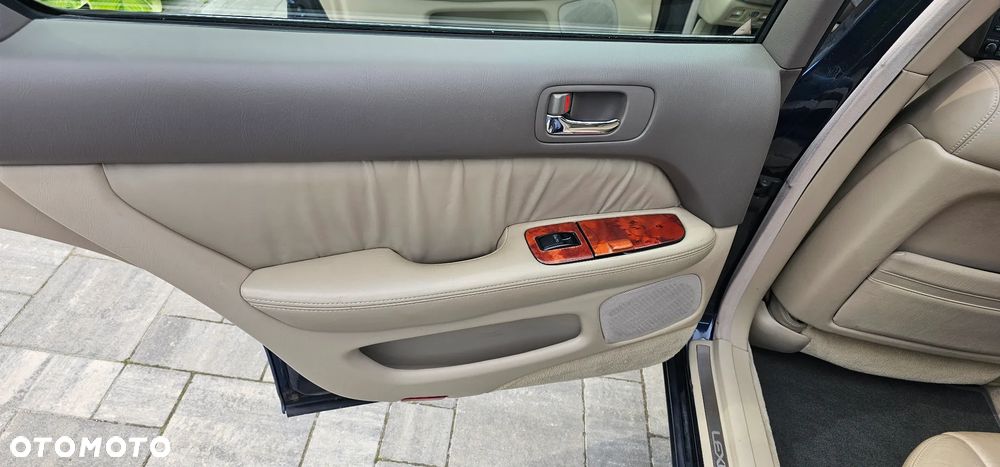 Lexus LS - 37