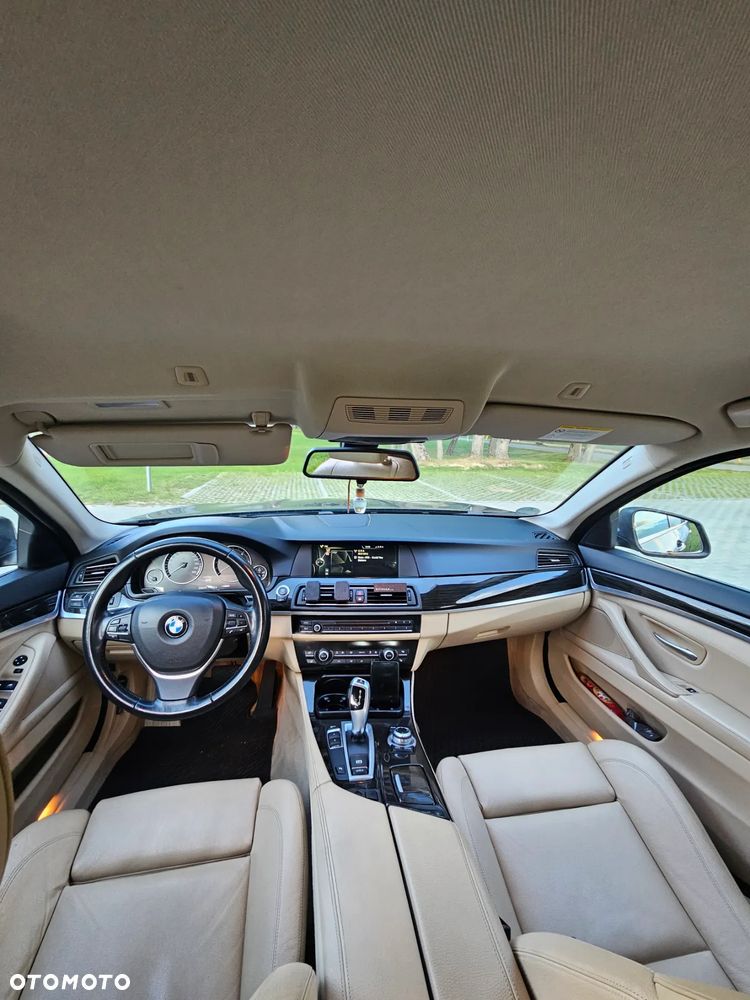 BMW Seria 5 520d Touring - 8