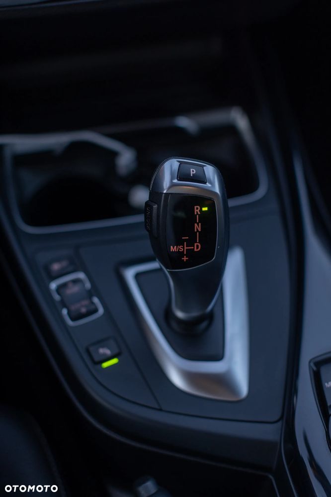 BMW Seria 1 120i Advantage - 8