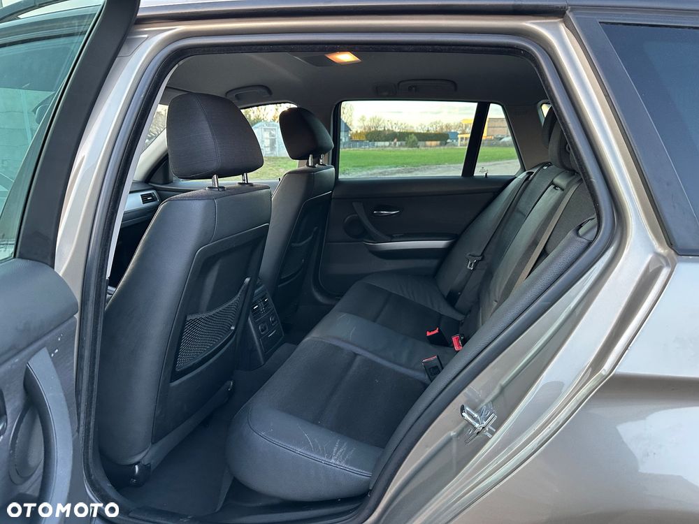 BMW Seria 3 318i Edition Lifestyle - 15