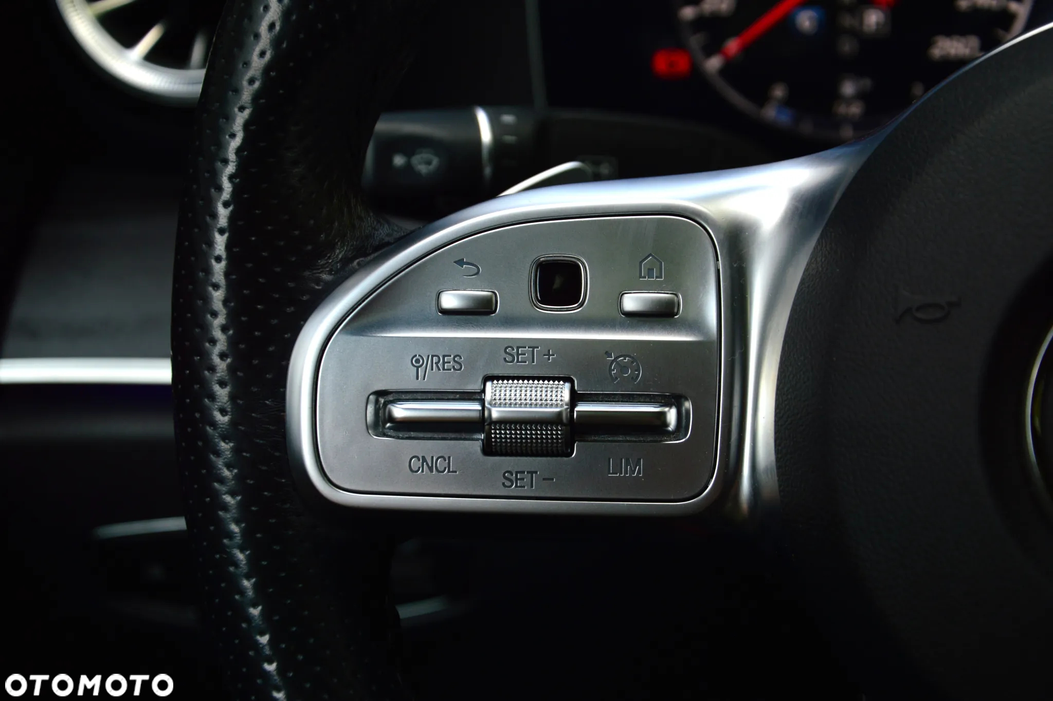 Mercedes-Benz Klasa E 220 d Coupe 4-Matic 9G-TRONIC - 20