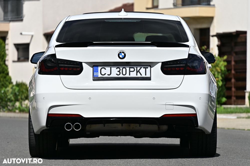 BMW Seria 3 330i xDrive Aut. M Sport - 12