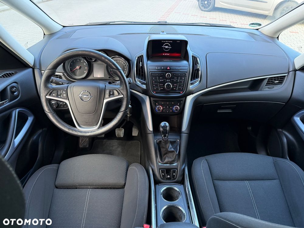Opel Zafira - 12