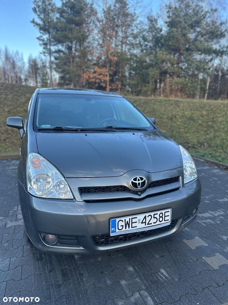 Toyota Corolla Verso 2.2 D-4D X 7os - 10