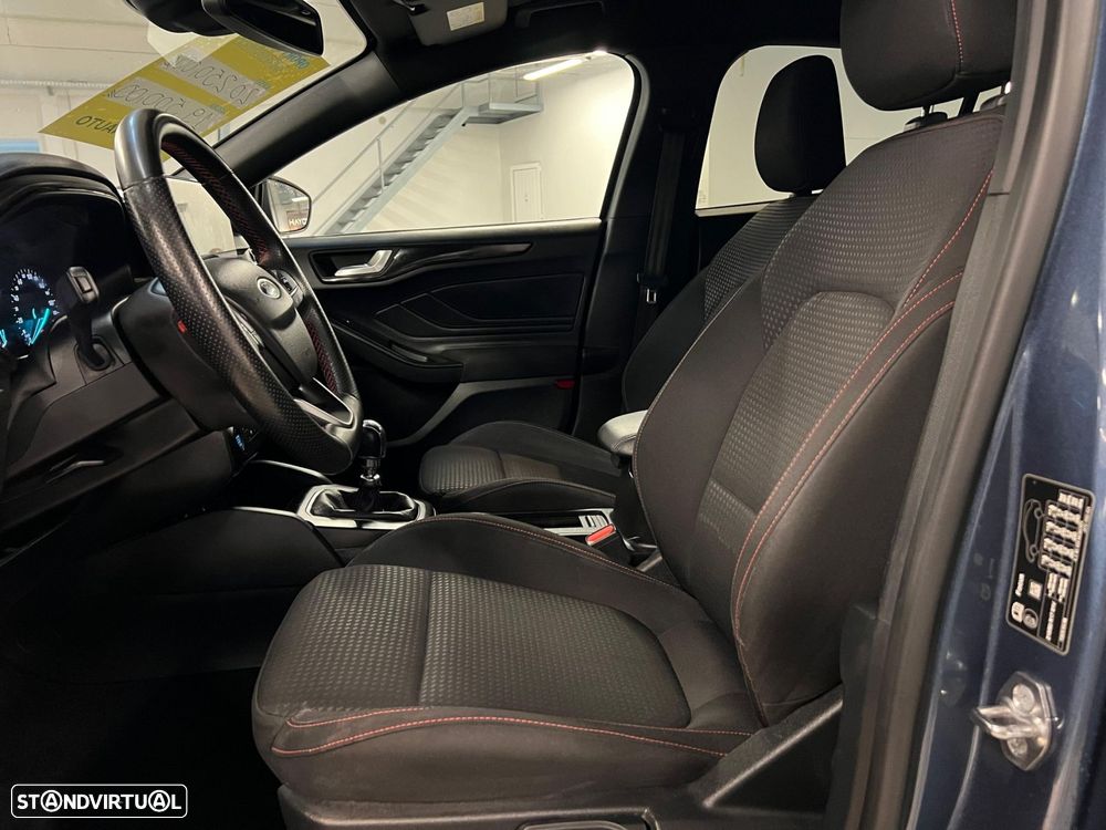 Ford Focus 1.0 EcoBoost MHEV ST-Line - 17