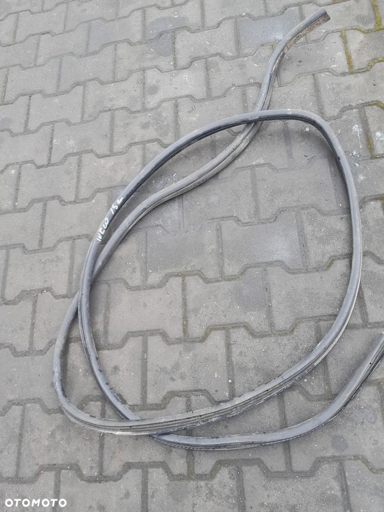 Uszczelka drzwi przód Iveco Daily 15r - 1