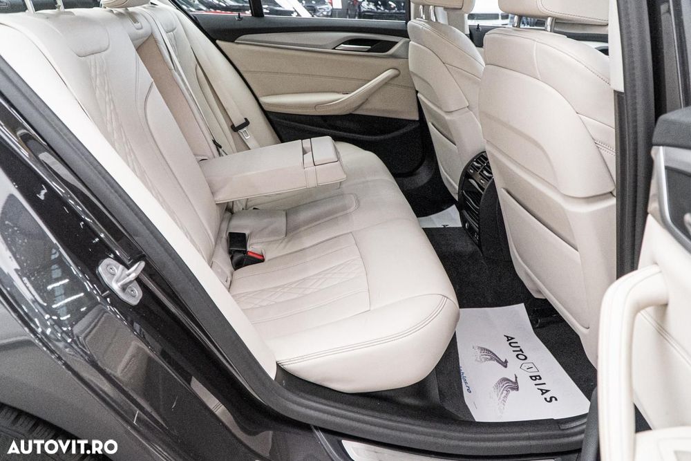 BMW Seria 5 520i Aut. Luxury Line - 9
