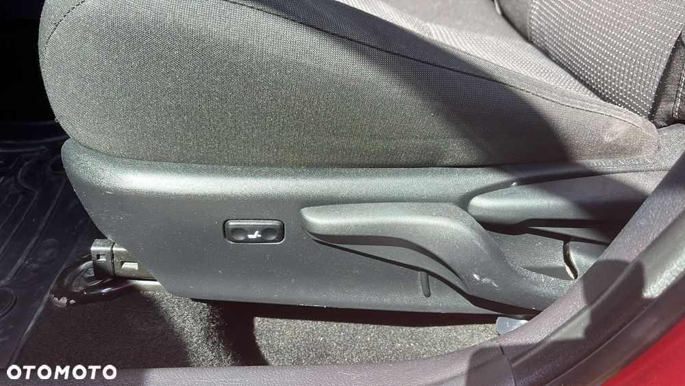 Toyota Auris 1.6 Dynamic MS - 12