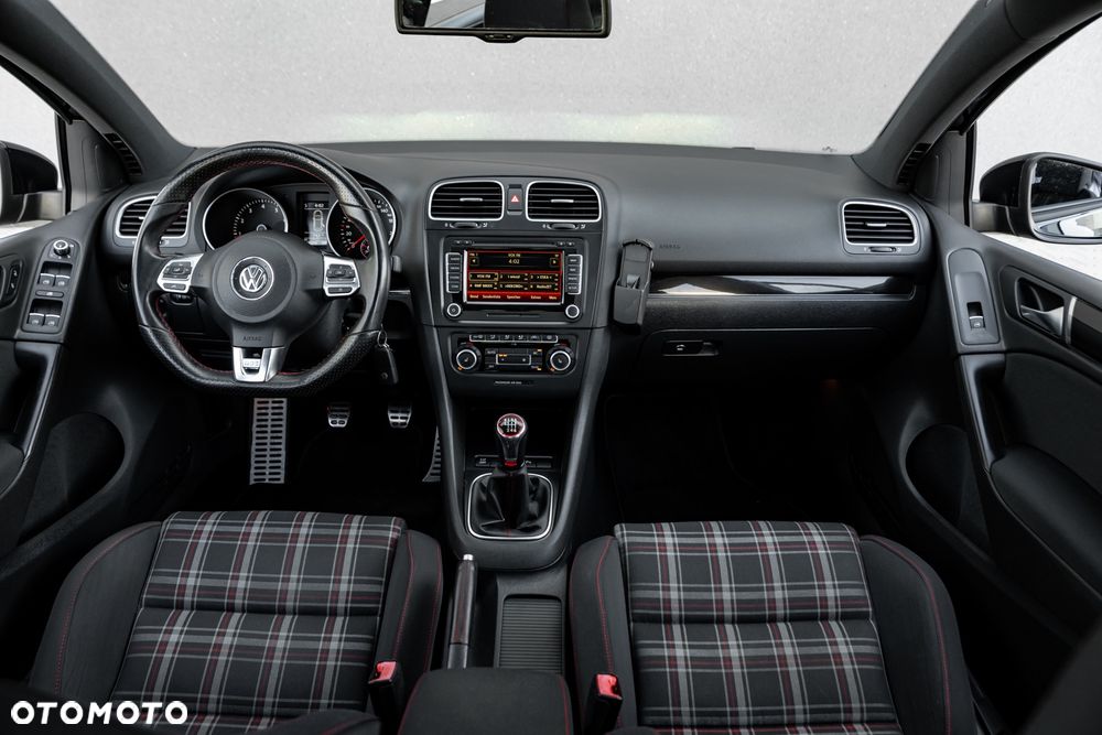 Volkswagen Golf 2.0 GTI - 27