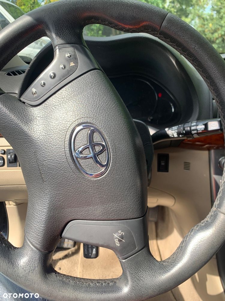 Toyota Avensis - 5