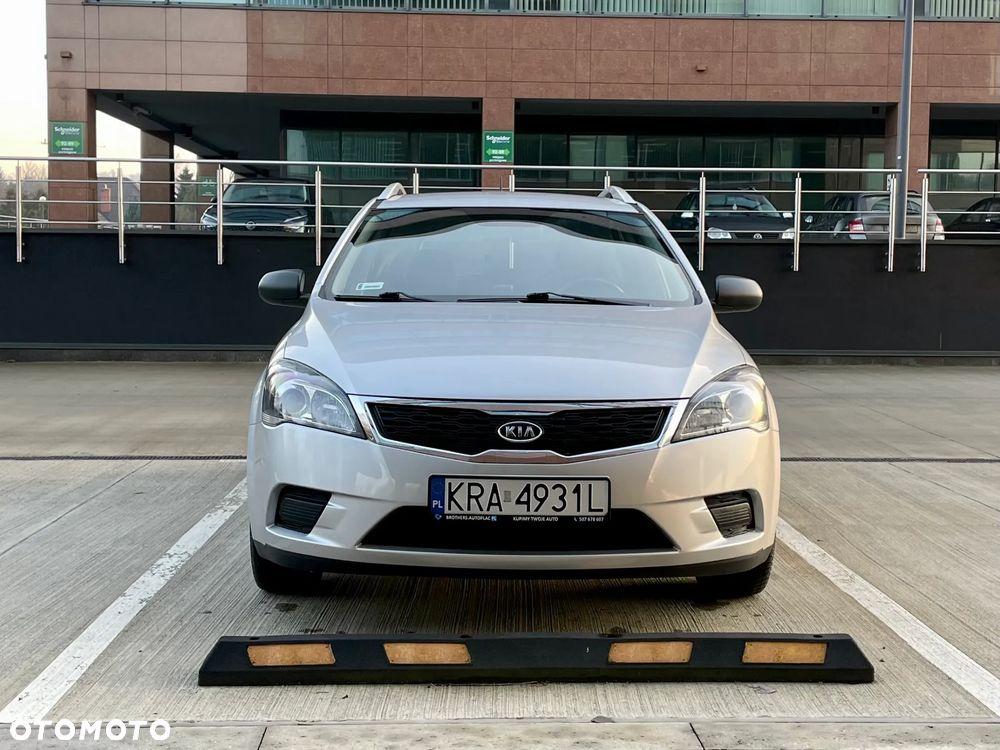 Kia Ceed - 16