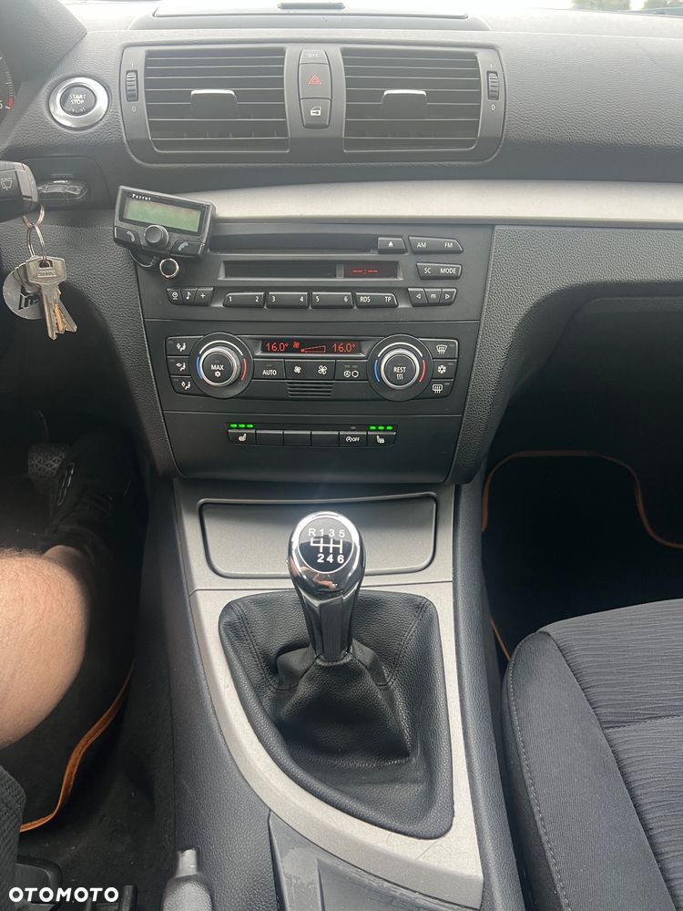 BMW Seria 1 118d DPF - 18