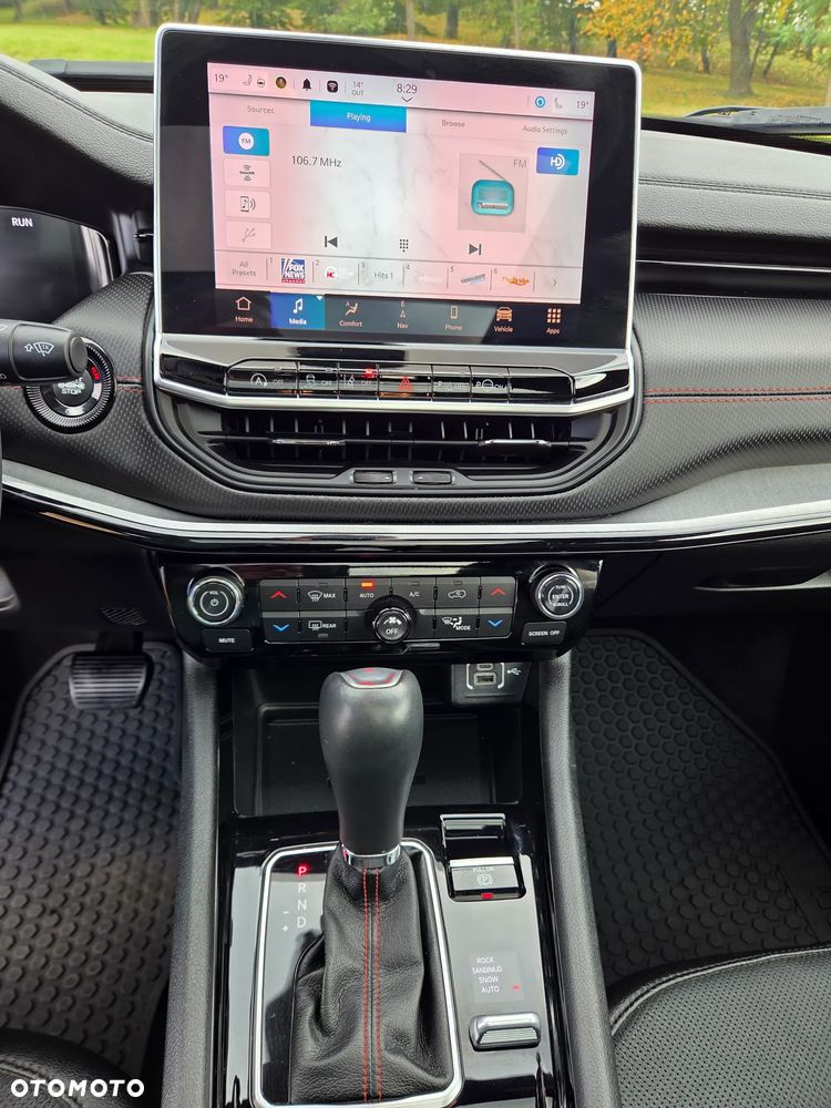 Jeep Compass - 12