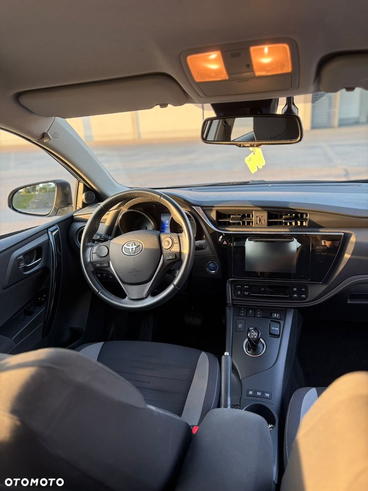 Toyota Auris Hybrid 135 Prestige - 14