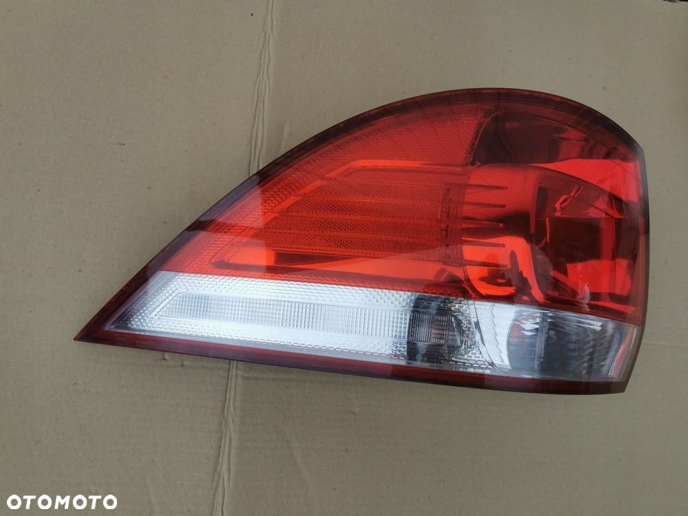 Lampa tylna lewa VW Golf V VI kombi 1K9945095D - 2