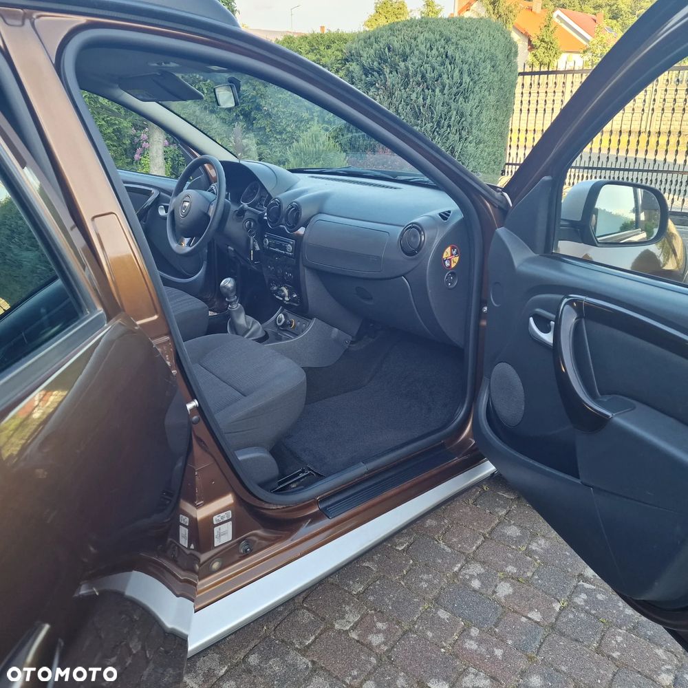 Dacia Duster 1.6 Laureate 4x4 - 13