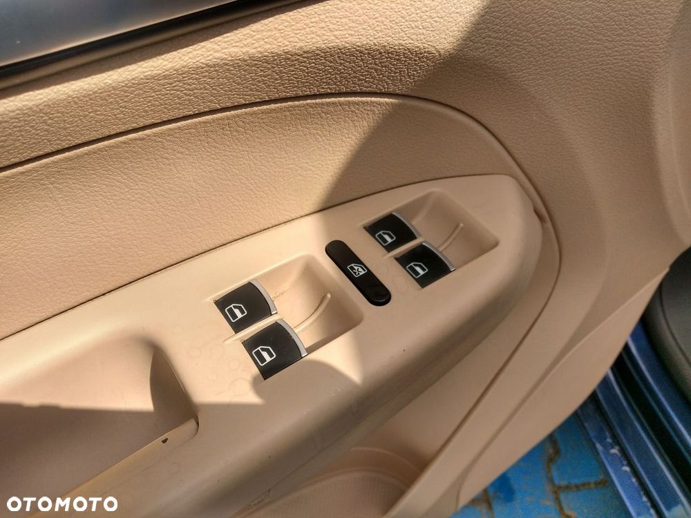 Volkswagen Touran - 15